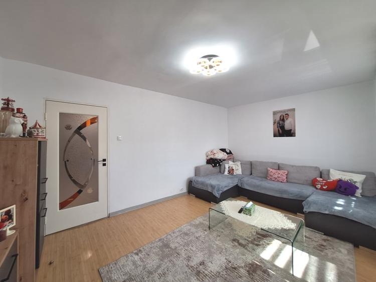 Apartament cu 2 camere decomandat, mobilat în Florești