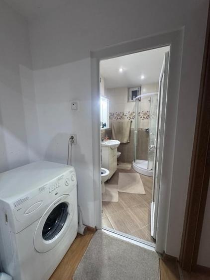 Apartament cu 2 camere decomandat, mobilat în Siret