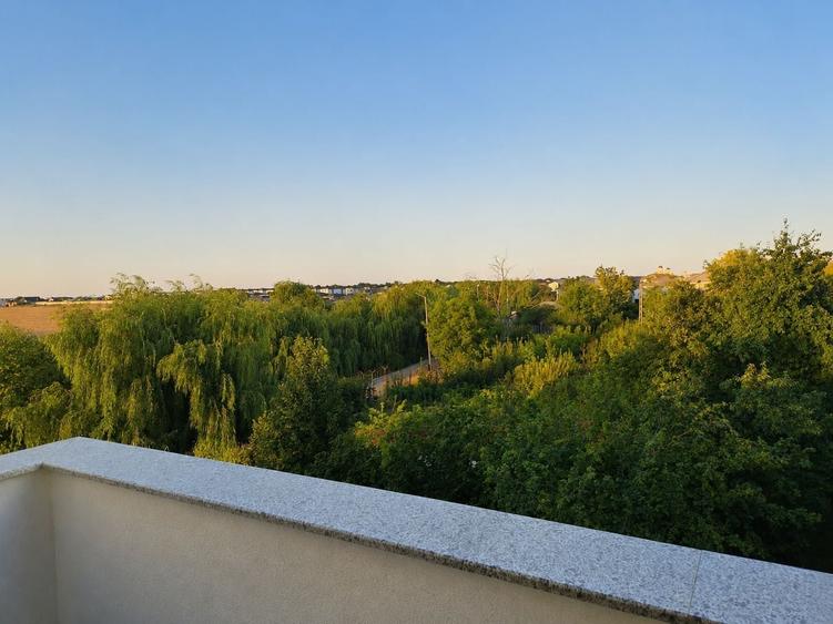 Apartament cu 2 camere decomandat în Tunari