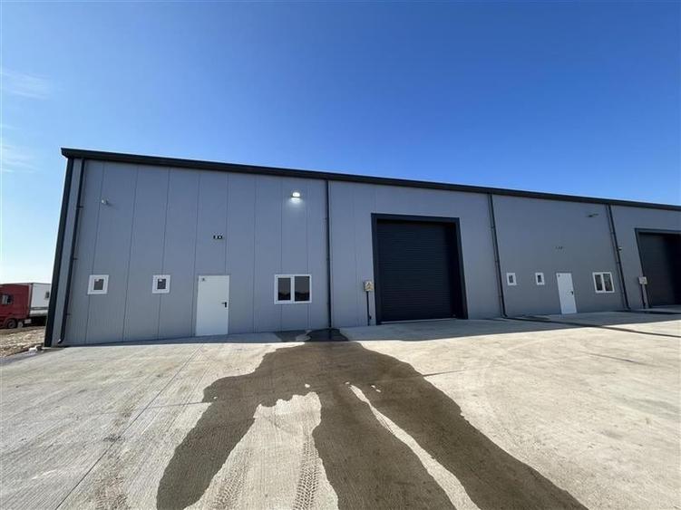 Spațiu industrial, de 850 mp, în Central