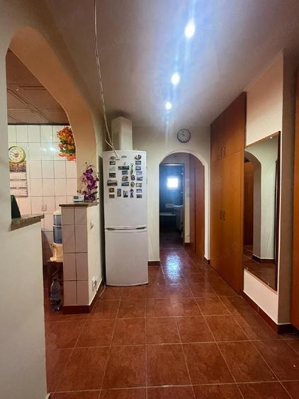 Apartament cu 2 camere decomandat în Confecții