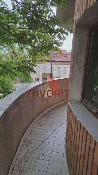 Apartament cu 3 camere decomandat în Favorit
