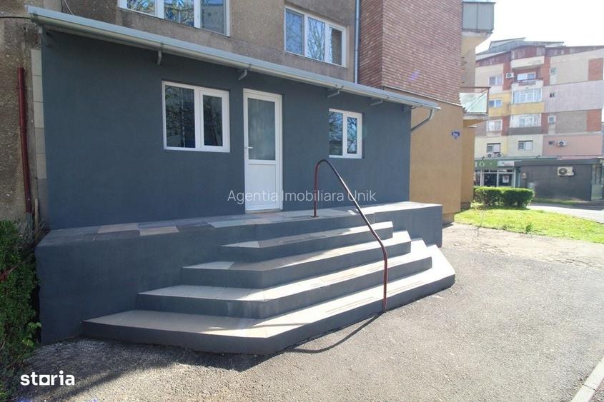 Vand apartament 4 camere in Hunedoara, Micro5/1-Posta, parter inalt...