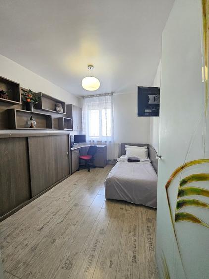 Apartament cu 3 camere decomandat în Ultracentral