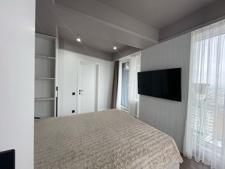 Apartament cu 3 camere semidecomandat în Pipera