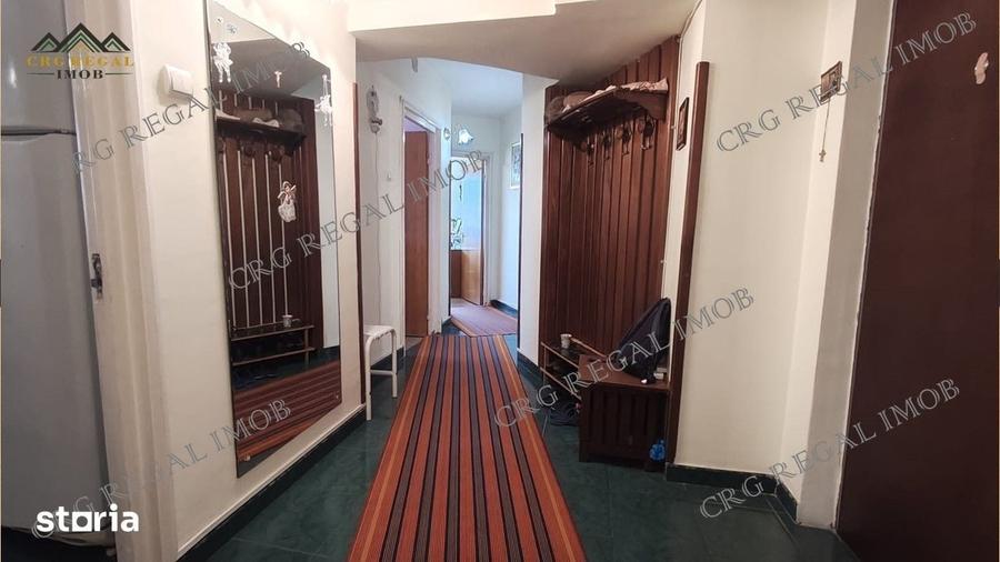 Apartament cu 4 camere decomandat în Colentina