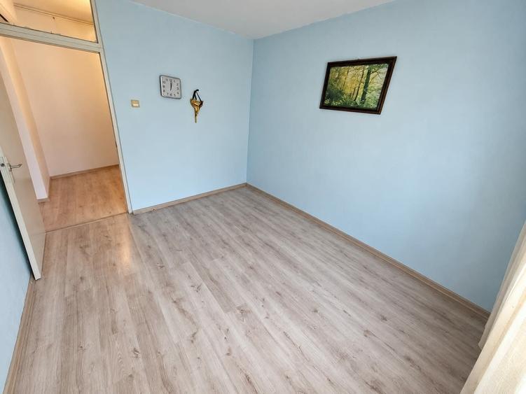Apartament cu 3 camere decomandat în Exterior Vest