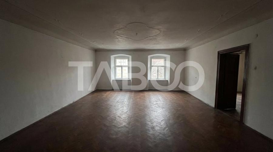 Apartament de vanzare 2 camere 81mpu + pivnita si pod Centrul Istoric - 6