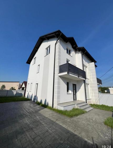 Duplex cu 5 camere cu Canalizare în Central