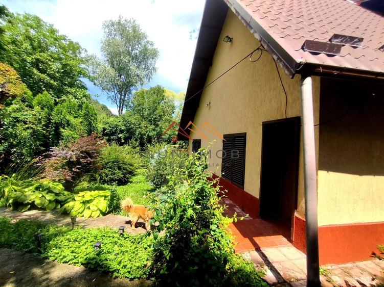Casă individuală cu 3 camere cu Canalizare în Poiana Câmpina