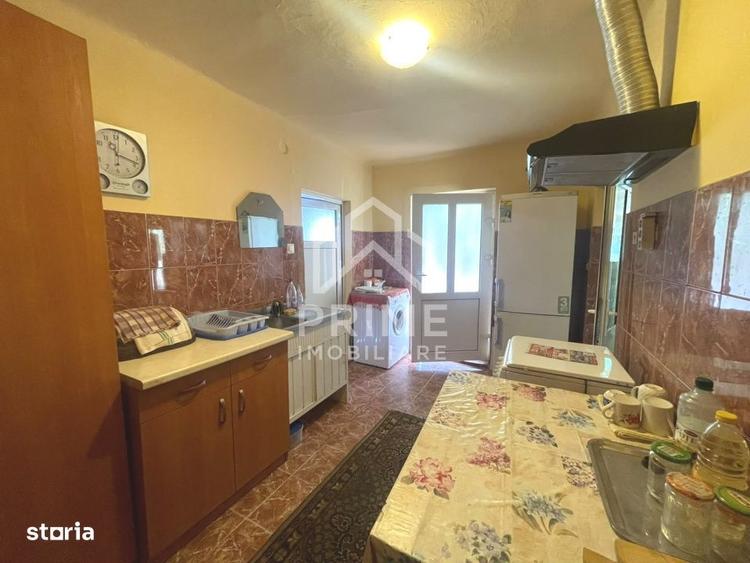 Casă cu 4 camere în Dos