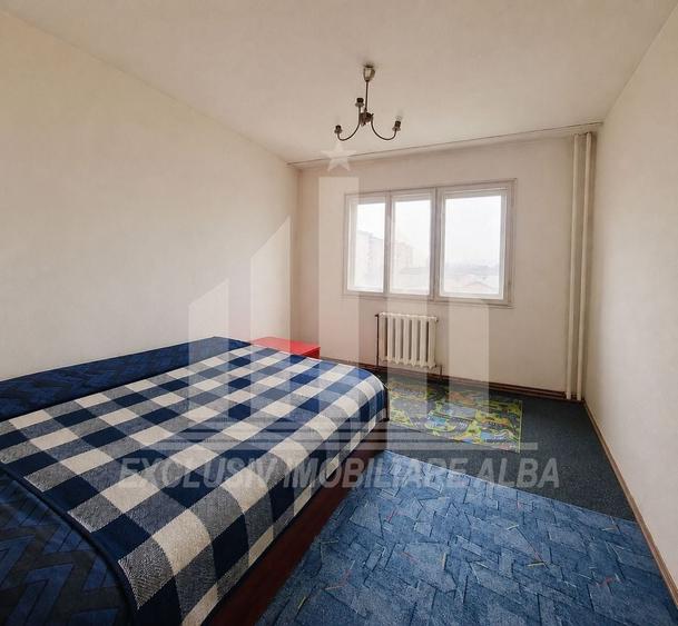 Apartament cu 3 camere decomandat, mobilat în Cetate — fotografia 2