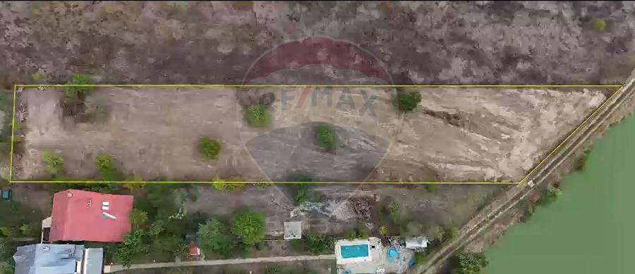 Teren agricol intravilan de 3778 mp, în Brănești