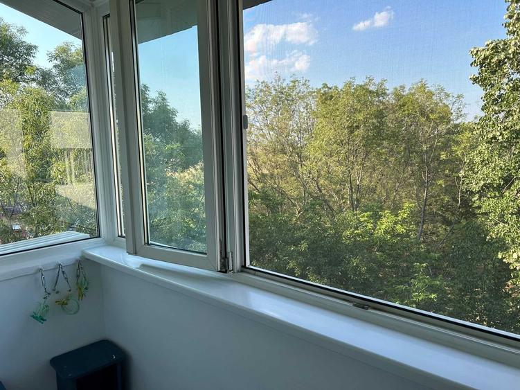 Apartament cu 3 camere semidecomandat în Nord