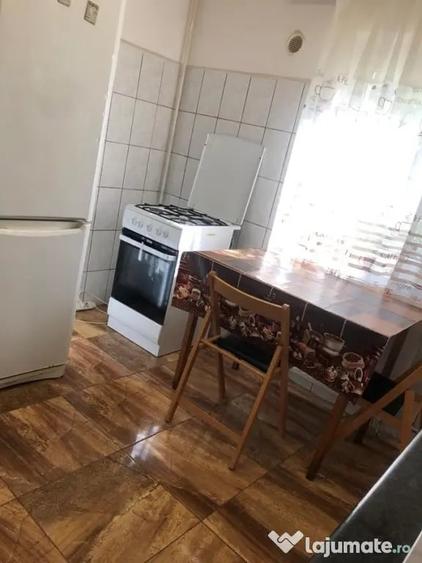 Garsonieră decomandată în Vitan