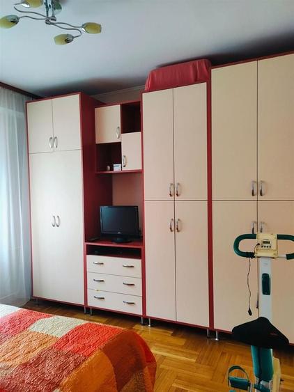 Apartament cu 3 camere decomandat în Rogerius