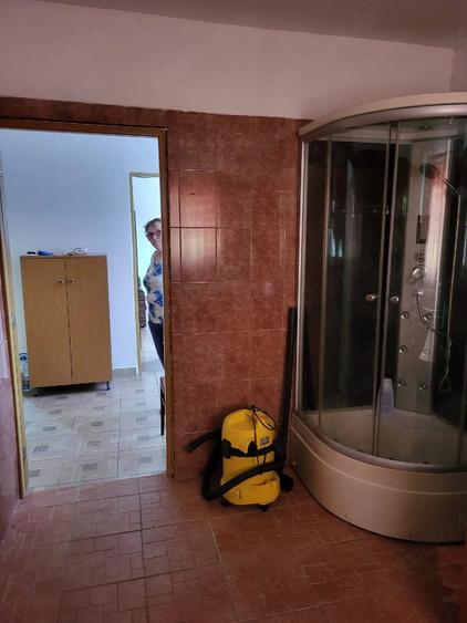Casă cu 4 camere cu Teren 2000 Mp în Banloc
