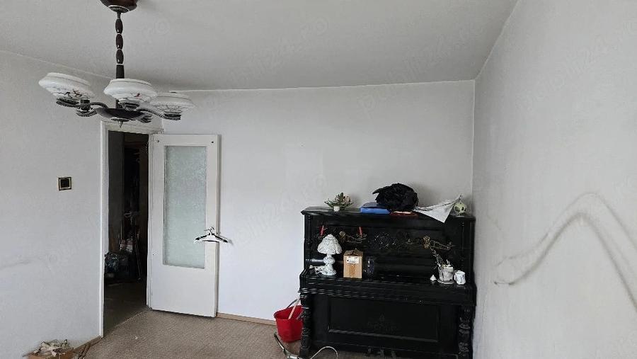 Vand apartament 2 camere et. 3 - 6