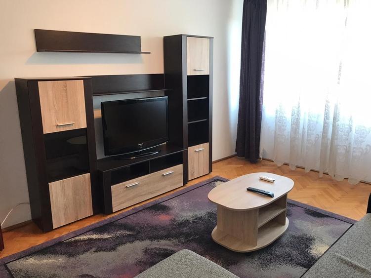 Apartament cu 2 camere decomandat în Romanilor