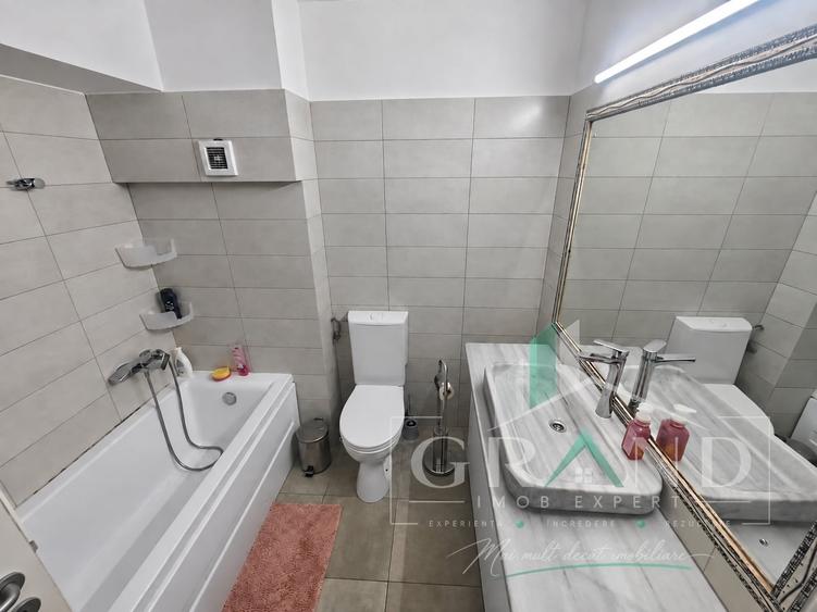 Apartament cu 2 camere semidecomandat, mobilat în Mărăști