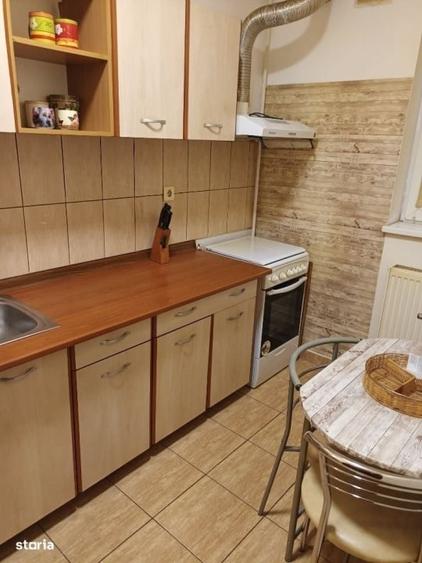 Garsonieră decomandată în Titan
