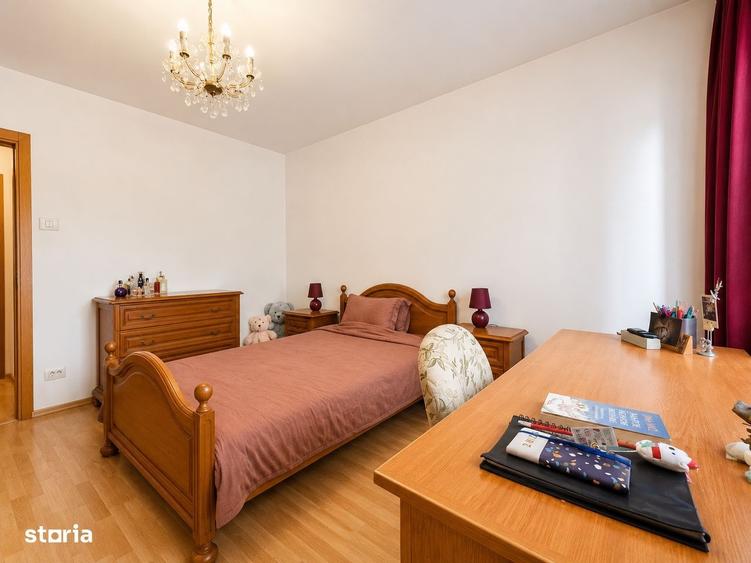 Apartament cu 3 camere decomandat în Tineretului