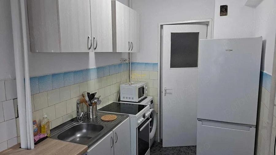 Apartament cu 2 camere decomandat în Hala Centrală