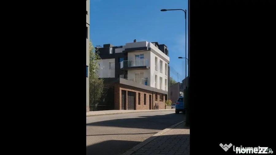 Apartament cu 3 camere decomandat în Tineretului