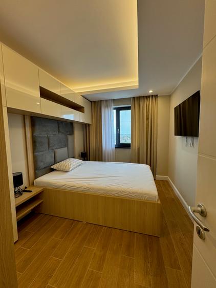 Apartament cu 3 camere decomandat în Boreal