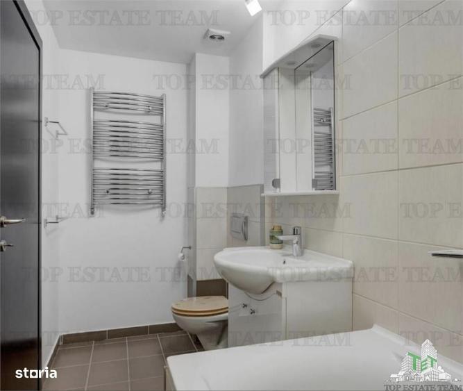 Apartament cu 3 camere, mobilat în Central — fotografia 3