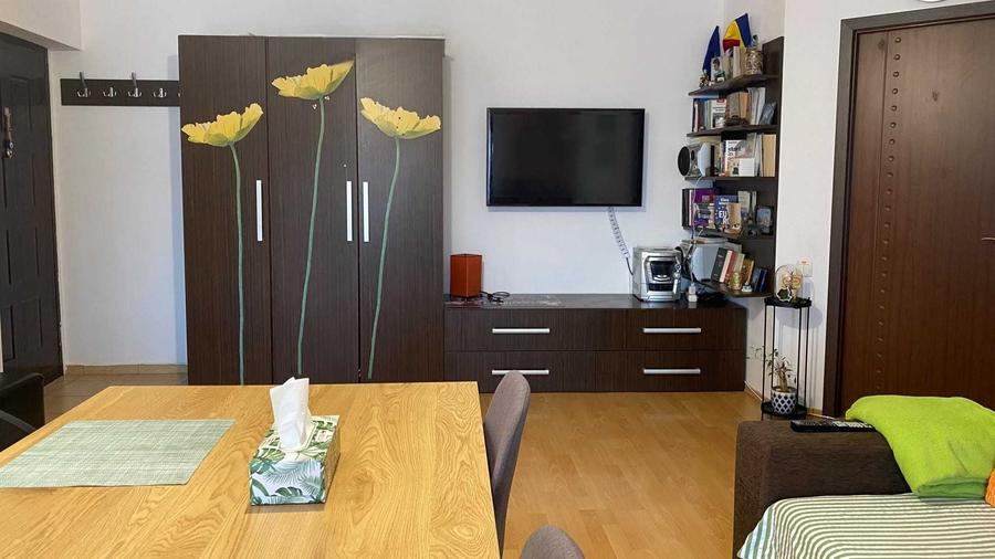 Apartament cu 2 camere semidecomandat în Florești