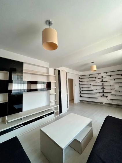 Apartament cu 2 camere decomandat în Europa