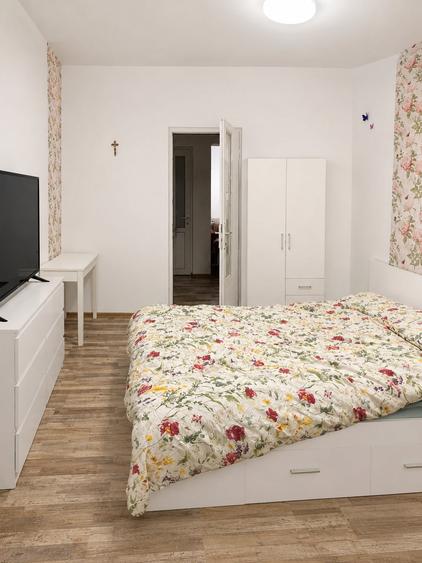 Apartament cu 2 camere semidecomandat, mobilat în Florești