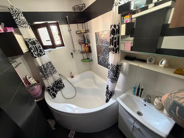 Apartament cu 2 camere decomandat, mobilat în Poarta 6