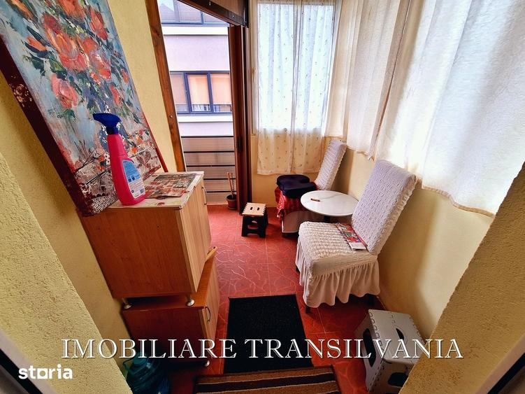 Apartament cu 3 camere în Unirea