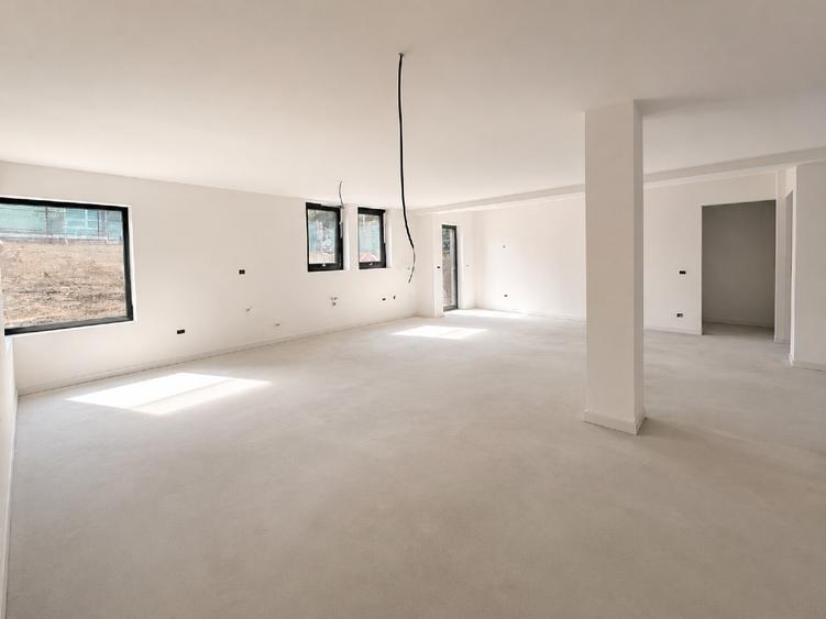 Duplex cu 5 camere cu Canalizare în Andrei Mureșanu