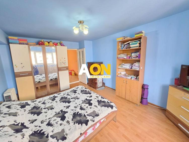 Apartament cu 3 camere decomandat, mobilat în Central