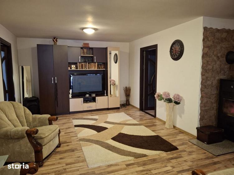 Casă cu 4 camere în Preajba