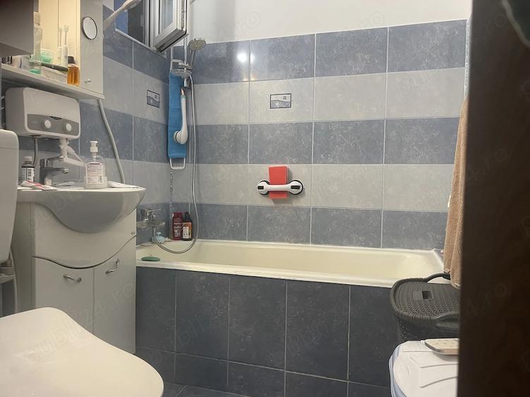 Apartament cu 2 camere decomandat în Drumul Taberei