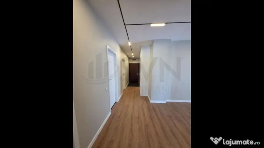 Apartament cu 4 camere decomandat în Sud