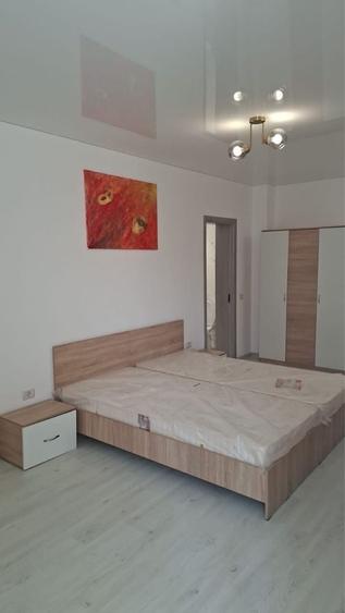 Garsonieră în Roșu