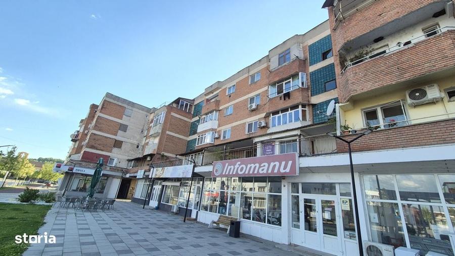 Apartament cu 3 camere decomandat în Ultracentral
