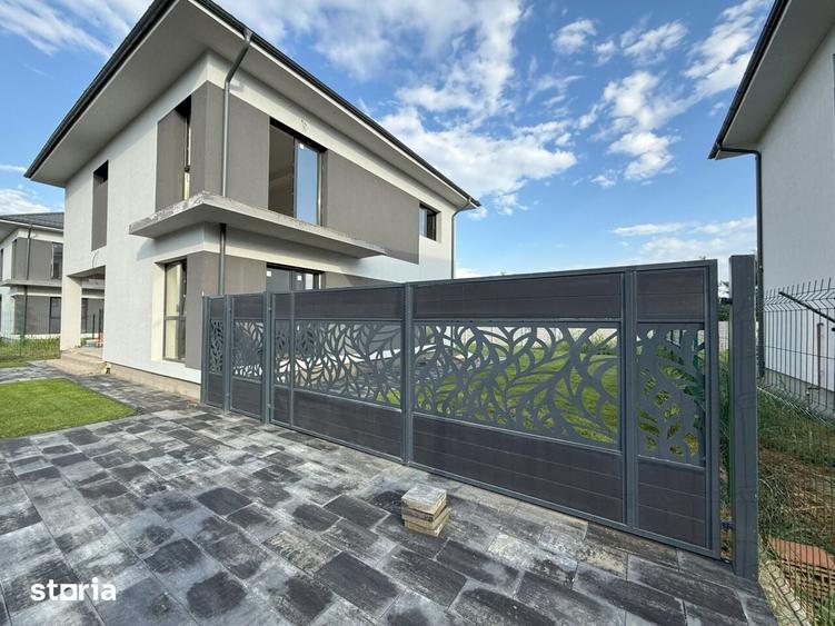 Casă cu 4 camere cu Teren 493 Mp în Corbeanca