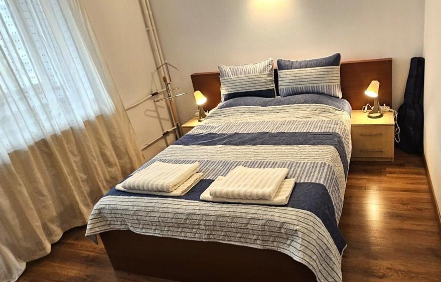 Apartament cu 3 camere semidecomandat în Grivița