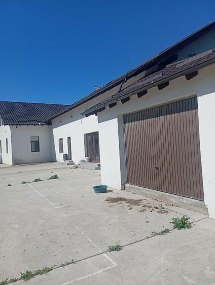 Casă individuală cu 5 camere cu Canalizare în Comana