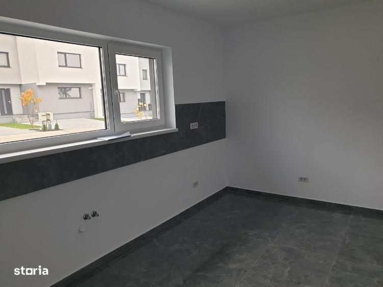 Casă cu 4 camere în Valea Lupului
