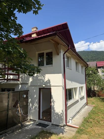 Casă cu 4 camere în Lacu