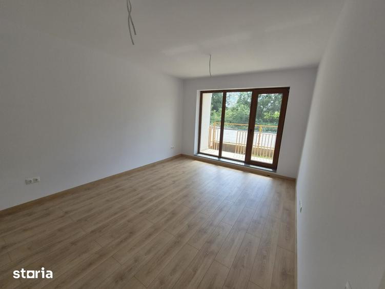 Apartament cu 3 camere în Tractorul