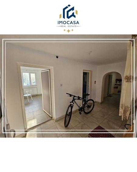 Casă individuală cu 4 camere cu Canalizare în Mocrea