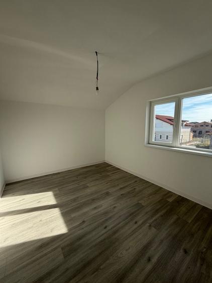 Casă individuală cu 4 camere cu Teren 560 Mp în Moșnița Nouă